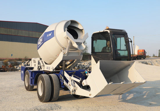 Self Loading Mobile Concrete Mixer For Sale