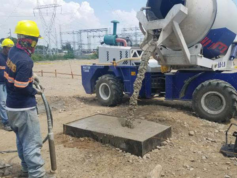 self-loading mixer trucks for floor concrete construction